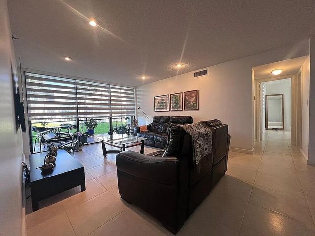 6463 La Costa Drive 105, Boca Raton, FL 33433