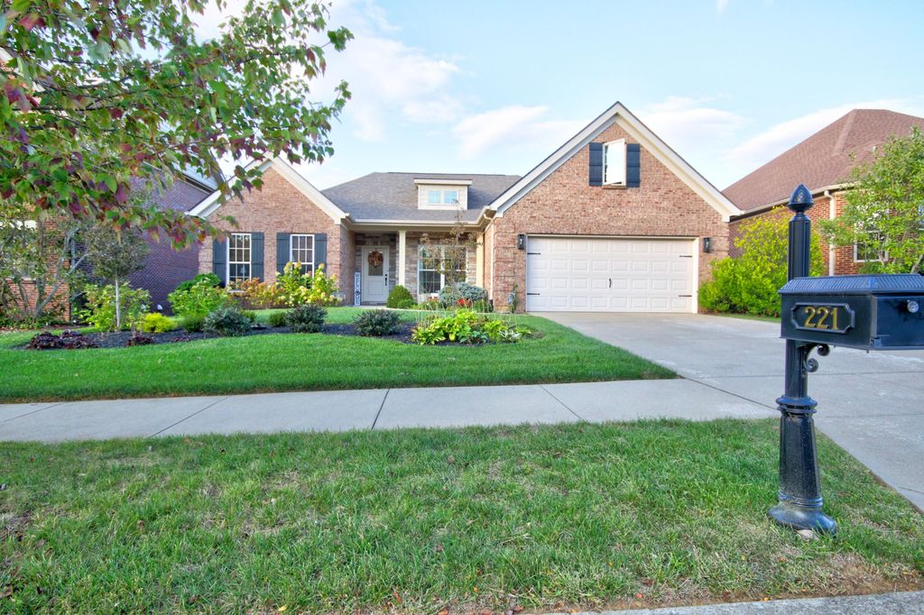 221 Somersly Place, Lexington, KY 40515