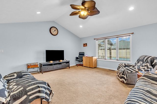 5243 Chloe Lane, Seymour, IN 47274