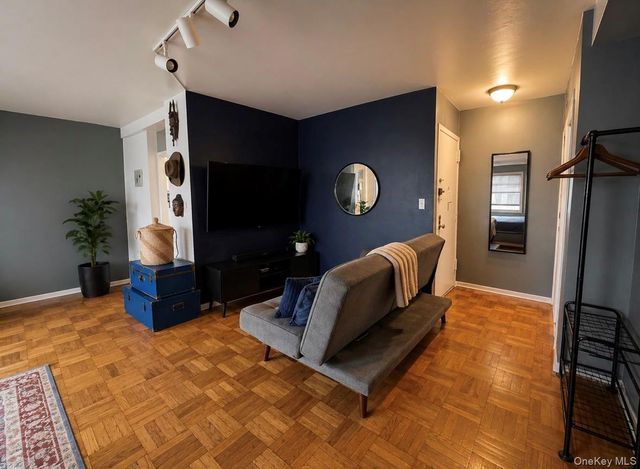 5 Fordham Hill Oval 10D, Bronx, NY 10468