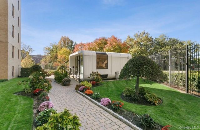5 Fordham Hill Oval 10D, Bronx, NY 10468