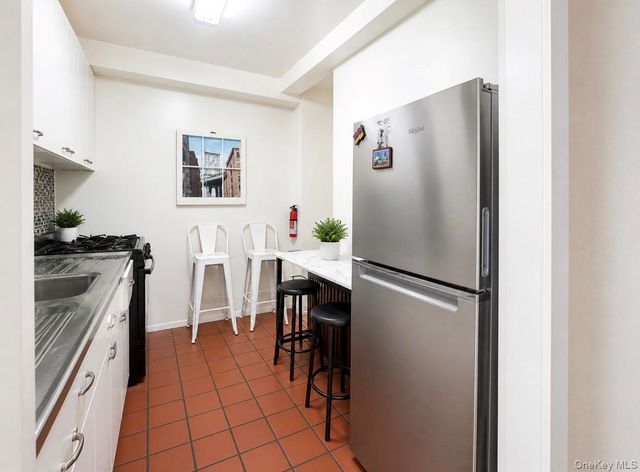 5 Fordham Hill Oval 10D, Bronx, NY 10468