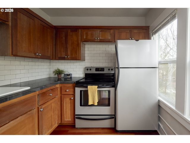 4763 N LOMBARD St 7, Portland, OR 97203