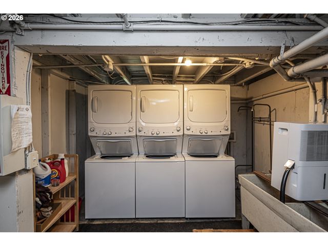 4763 N LOMBARD St 7, Portland, OR 97203