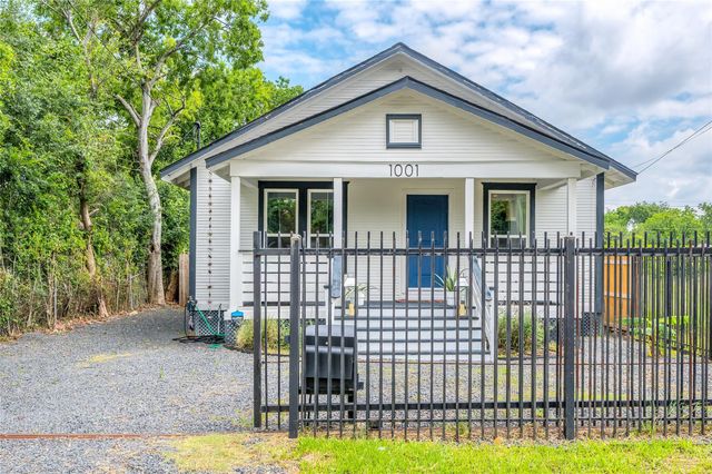 1001 E 40th Street, Houston, TX 77022