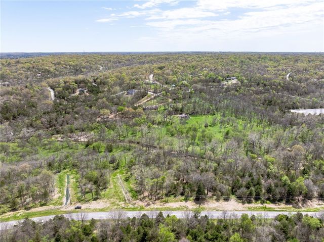 14 Gordon Hollow Drive, Bella Vista, AR 72715