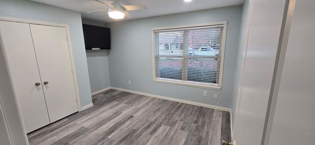 509 Royal Valley Road, Grand Prairie, TX 75052