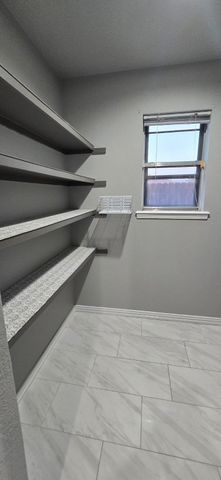 509 Royal Valley Road, Grand Prairie, TX 75052