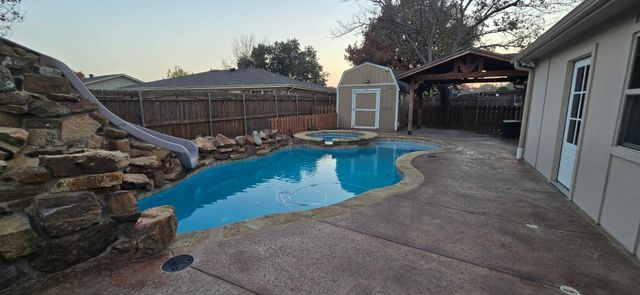 509 Royal Valley Road, Grand Prairie, TX 75052