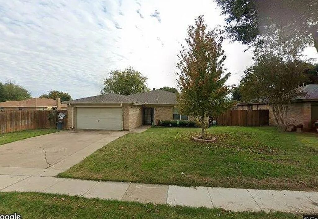 509 Royal Valley Road, Grand Prairie, TX 75052