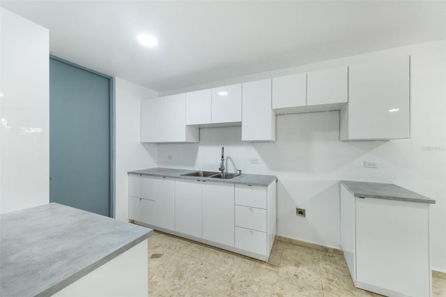 5 PARQUE DE TORRIMAR H-6, Guaynabo, PR 00966