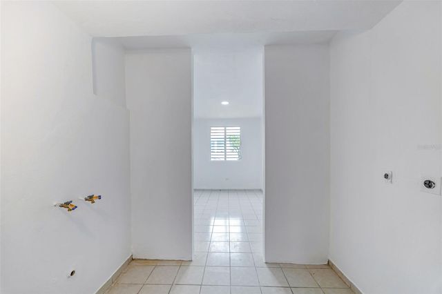 5 PARQUE DE TORRIMAR H-6, Guaynabo, PR 00966