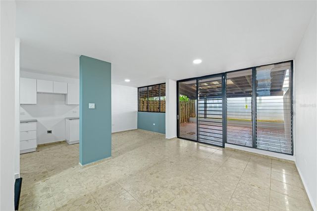 5 PARQUE DE TORRIMAR H-6, Guaynabo, PR 00966