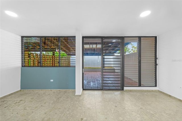 5 PARQUE DE TORRIMAR H-6, Guaynabo, PR 00966