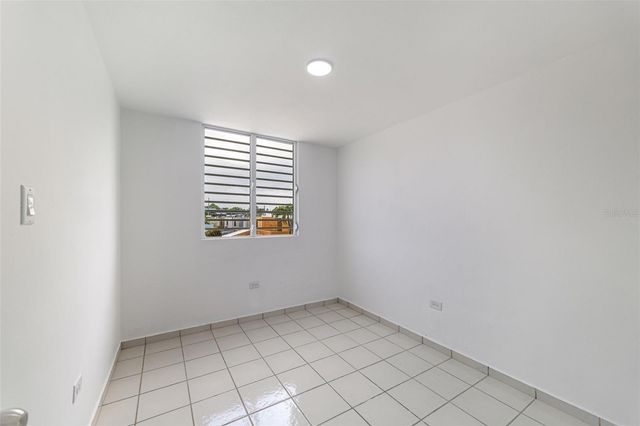 5 PARQUE DE TORRIMAR H-6, Guaynabo, PR 00966