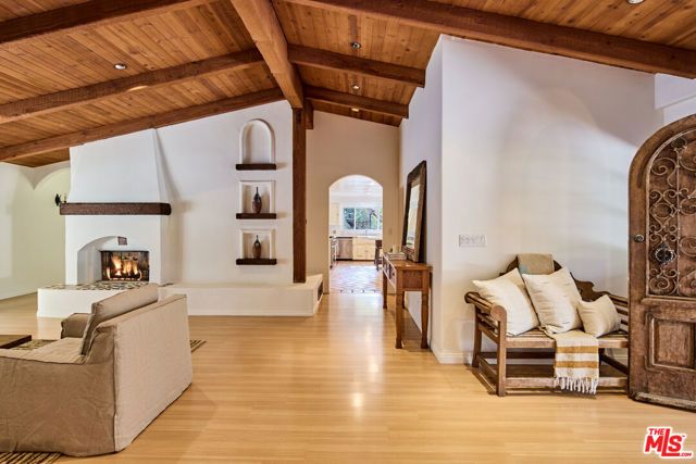 3268 Serra Road, Malibu, CA 90265