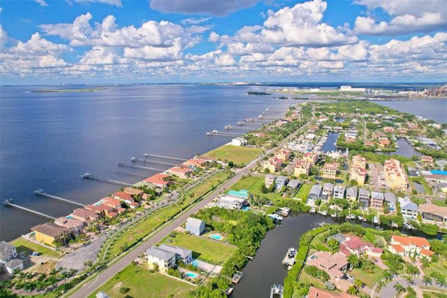 6407 MARBELLA BOULEVARD, Apollo Beach, FL 33572