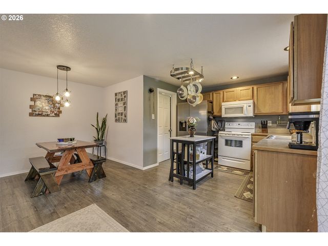 834 GRANT St, Lafayette, OR 97127