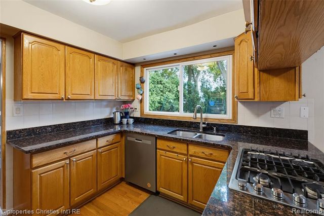 1981 Condor Drive, Troy, MI 48084