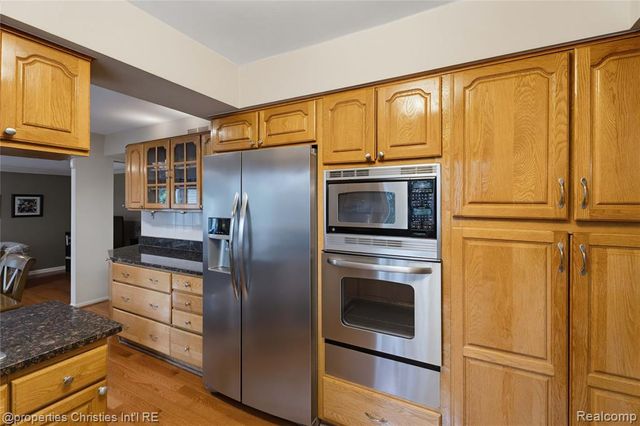 1981 Condor Drive, Troy, MI 48084