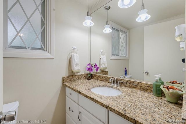 1981 Condor Drive, Troy, MI 48084