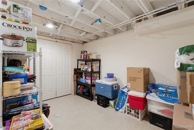 1981 Condor Drive, Troy, MI 48084