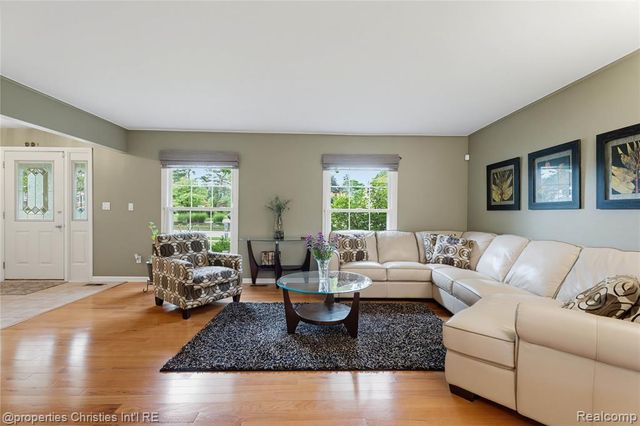 1981 Condor Drive, Troy, MI 48084