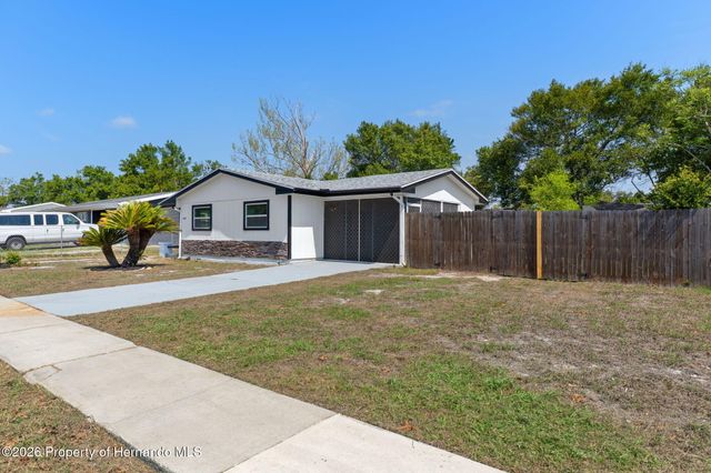 4668 Crescent Road, Spring Hill, FL 34606