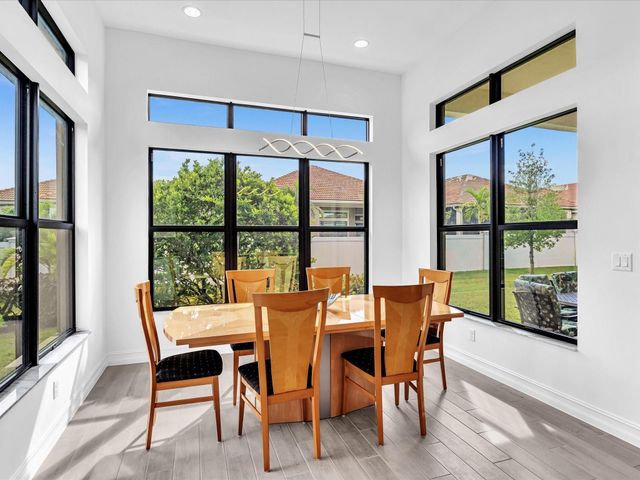 8928 E Bastille Cir Circle, Parkland, FL 33076