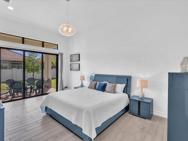 8928 E Bastille Cir Circle, Parkland, FL 33076