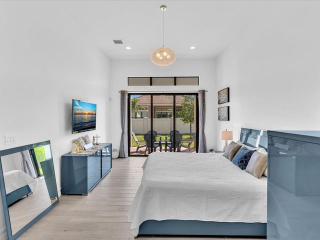 8928 E Bastille Cir Circle, Parkland, FL 33076