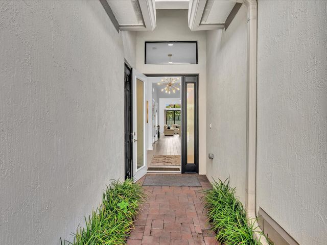 8928 E Bastille Cir Circle, Parkland, FL 33076