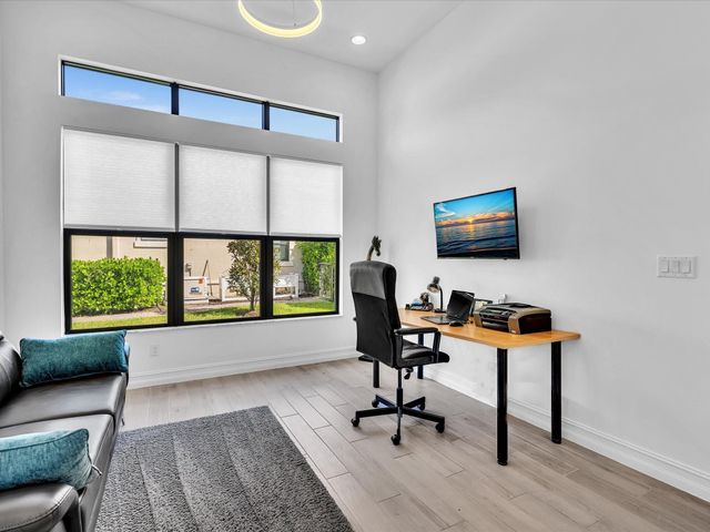 8928 E Bastille Cir Circle, Parkland, FL 33076