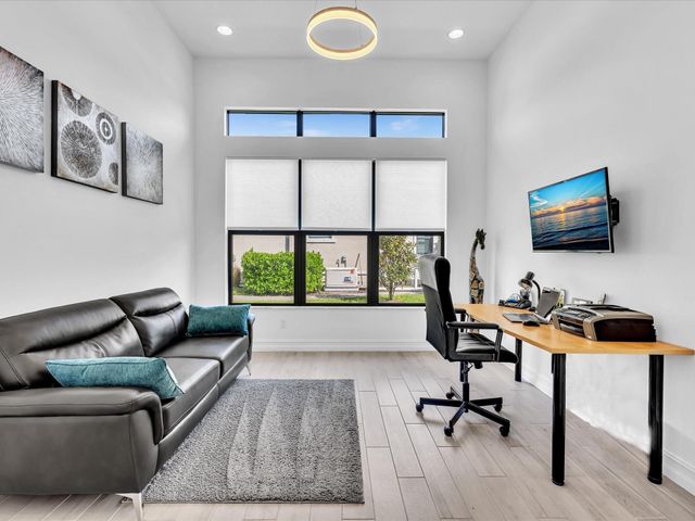 8928 E Bastille Cir Circle, Parkland, FL 33076