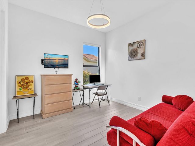 8928 E Bastille Cir Circle, Parkland, FL 33076