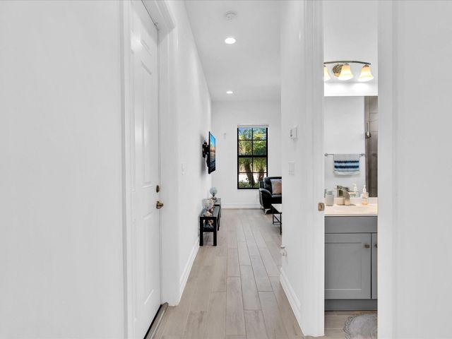 8928 E Bastille Cir Circle, Parkland, FL 33076