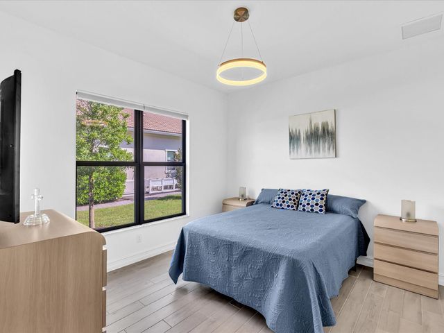 8928 E Bastille Cir Circle, Parkland, FL 33076