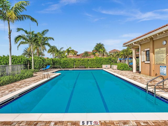 8928 E Bastille Cir Circle, Parkland, FL 33076