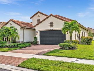 8928 E Bastille Cir Circle, Parkland, FL 33076
