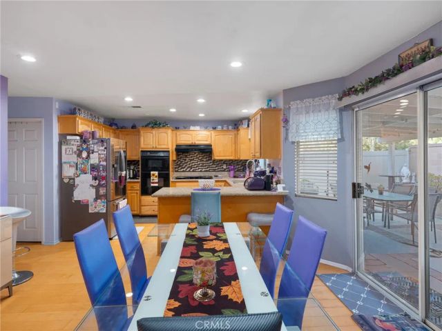 40 Linhaven, Irvine, CA 92602