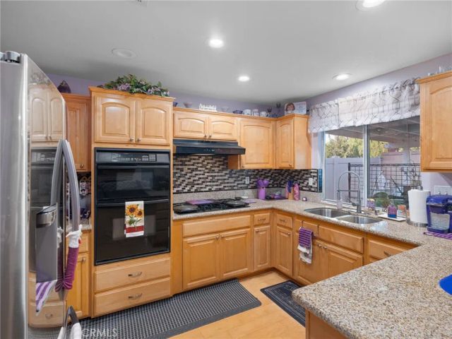 40 Linhaven, Irvine, CA 92602