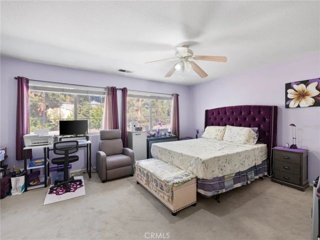 40 Linhaven, Irvine, CA 92602