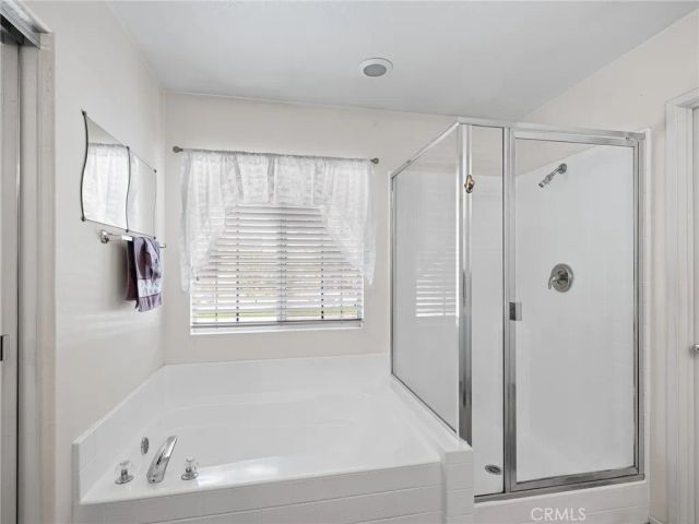 40 Linhaven, Irvine, CA 92602