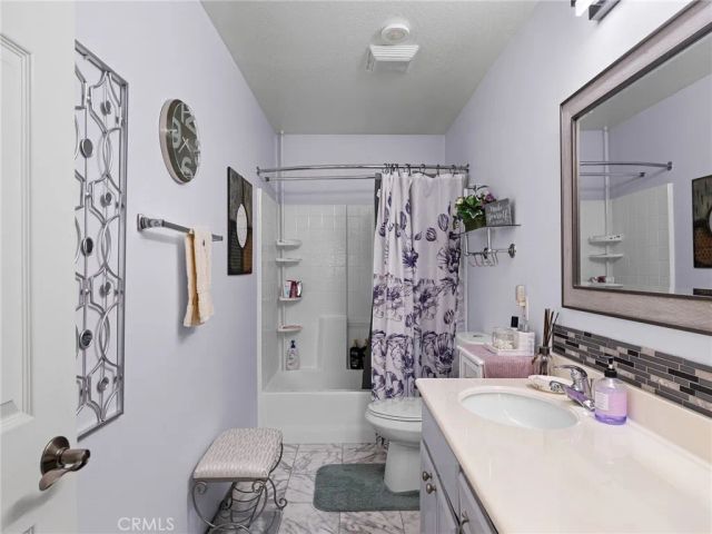 40 Linhaven, Irvine, CA 92602