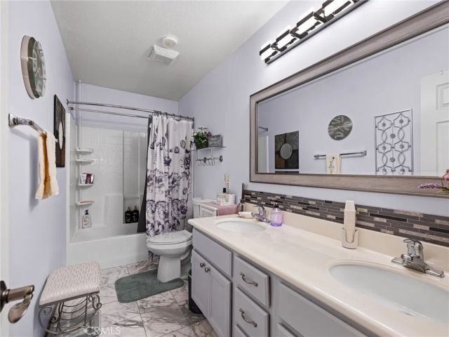 40 Linhaven, Irvine, CA 92602