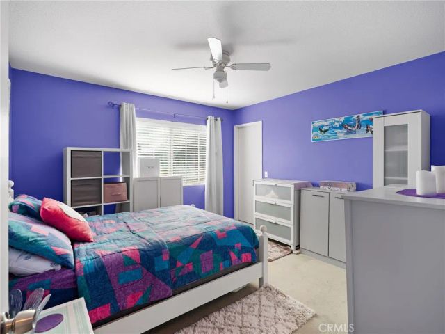 40 Linhaven, Irvine, CA 92602