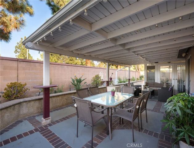 40 Linhaven, Irvine, CA 92602
