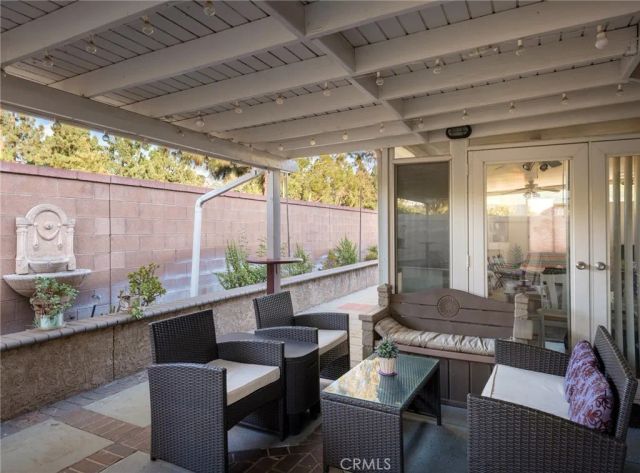 40 Linhaven, Irvine, CA 92602