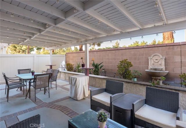 40 Linhaven, Irvine, CA 92602