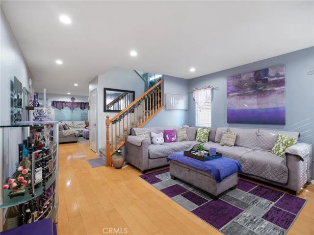 40 Linhaven, Irvine, CA 92602